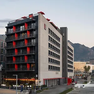 radisson-red.hotels-capetown.com/